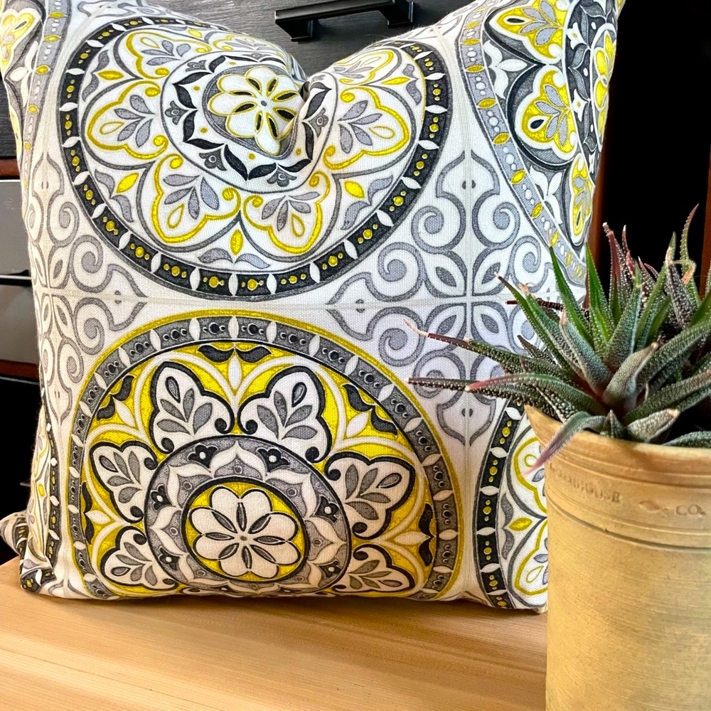Beautiful Accent Pillow in EUC ๐ Pretty Colors of Yellow, Gray, Black & โฆ - Picture 2 of 11